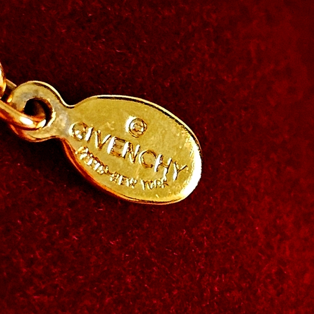 โจ๏ธGivenchy G Logo Vintage Gold Tone & Crystal Pendant Necklaceโจ๏ธ - Picture 3 of 11